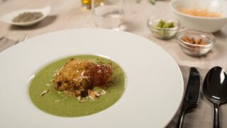 Filet brancina s hrustom i kremom od blitve