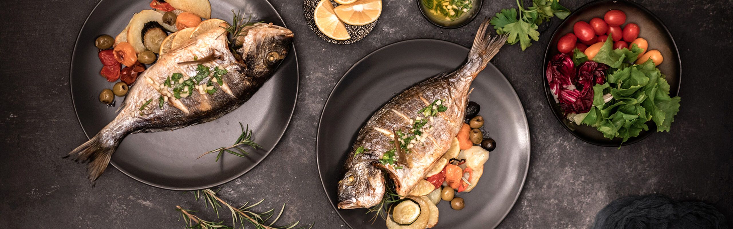 Pečena orada s povrćem i maslinama