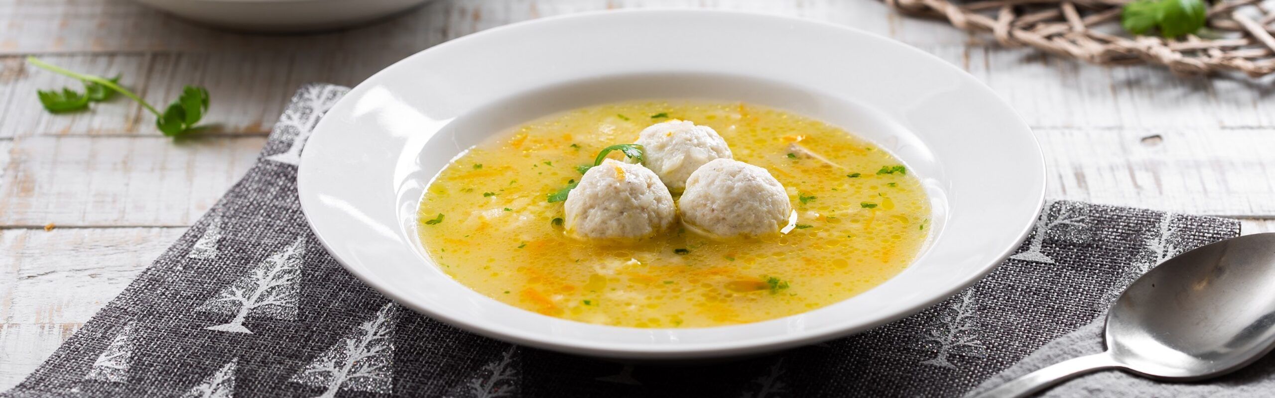 Riblja juha s okruglicama od orade