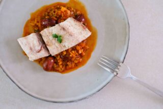 Hama u umaku od maslina i kapara